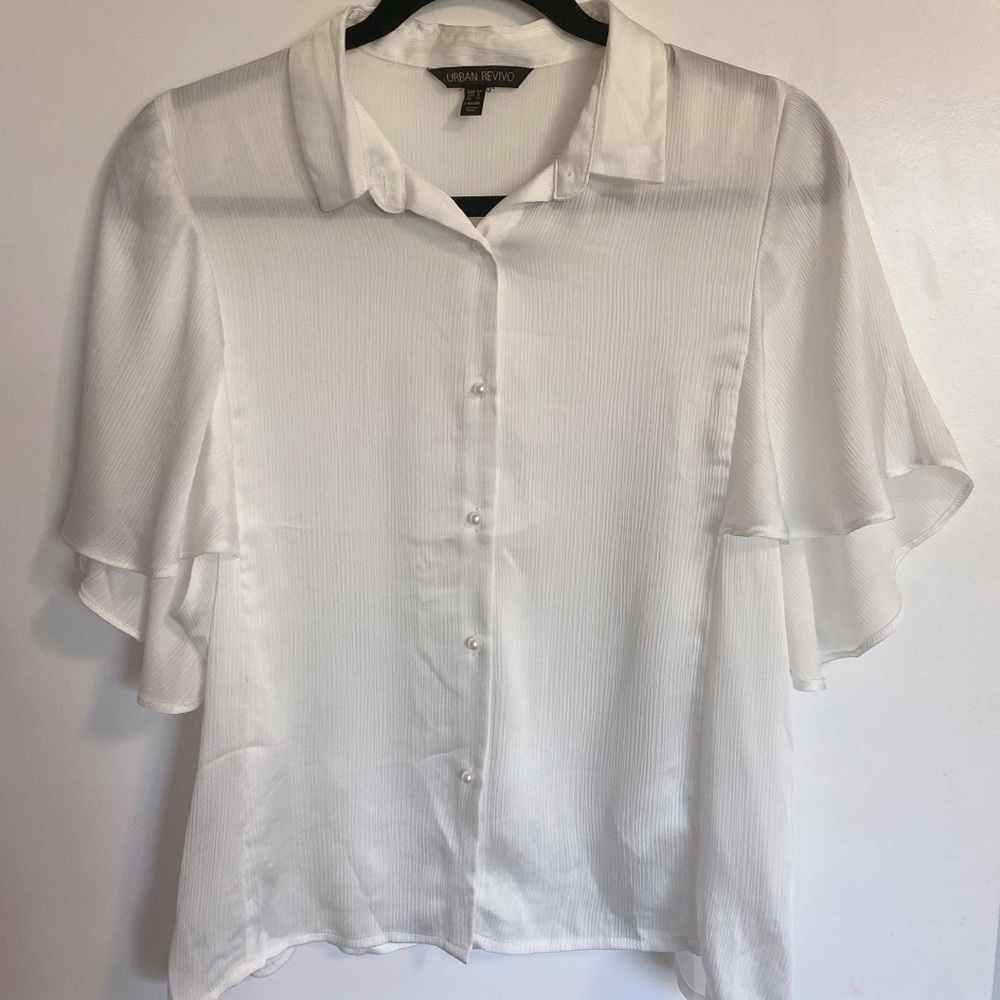 Urban Revivo Pearls burton size US6-us8 never wear